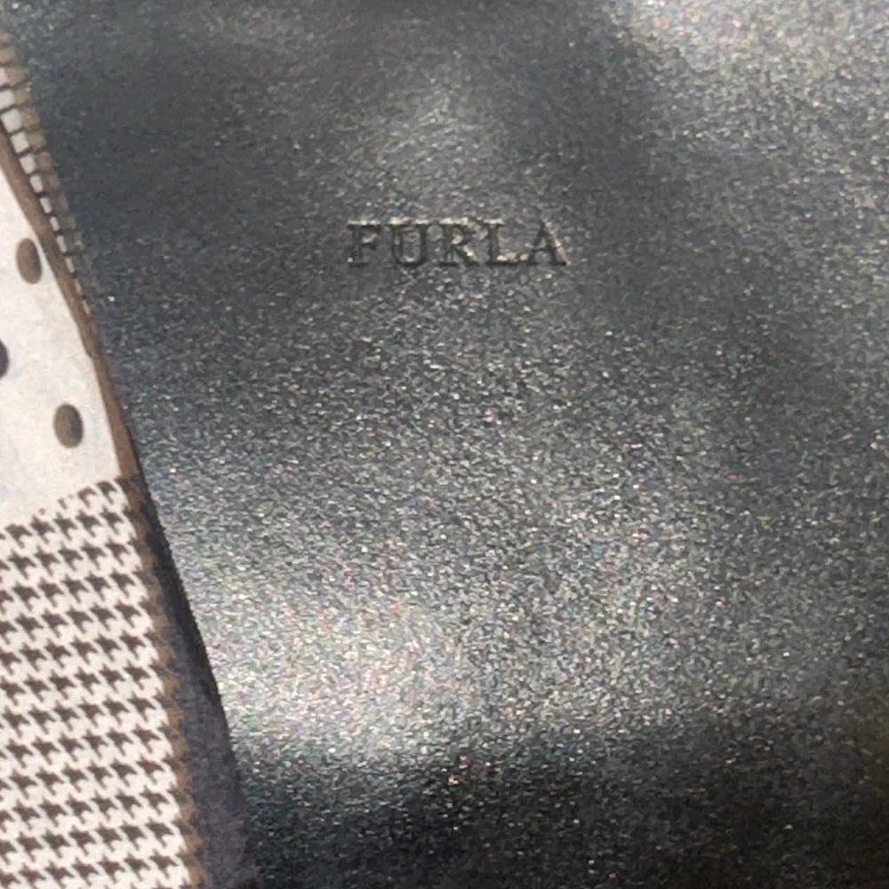 Furla Vintage Black Leather Bag - Picture 10 of 16